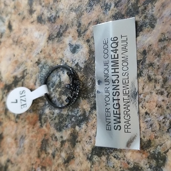 Fragrant Jewels Ring - Picture 8 of 8